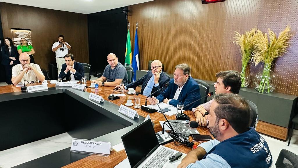 Governo discute com municípios ações de combate às epidemias de dengue e chikungunya