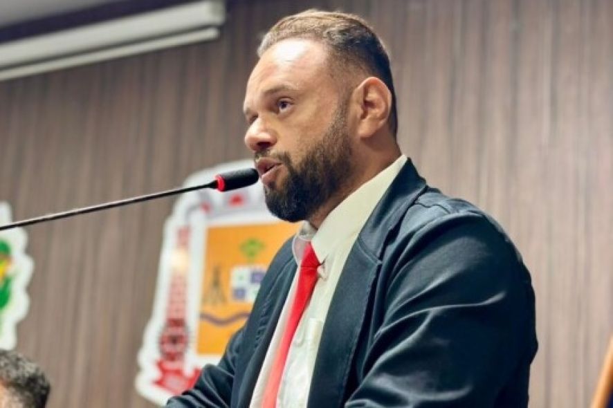 Vereador de Várzea Grande tenta se livrar da PF e joga celular pela janela