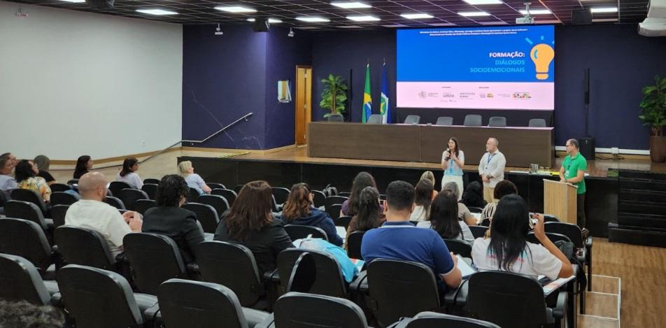 Seduc e Instituto Ayrton Senna iniciam ciclo de capacitação Diálogos Socioemocionais