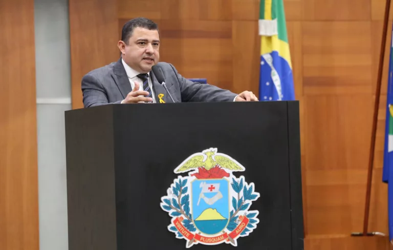 Deputado Adenilson Rocha assume mandato e defende maior representatividade e terminal de cargas para Sinop