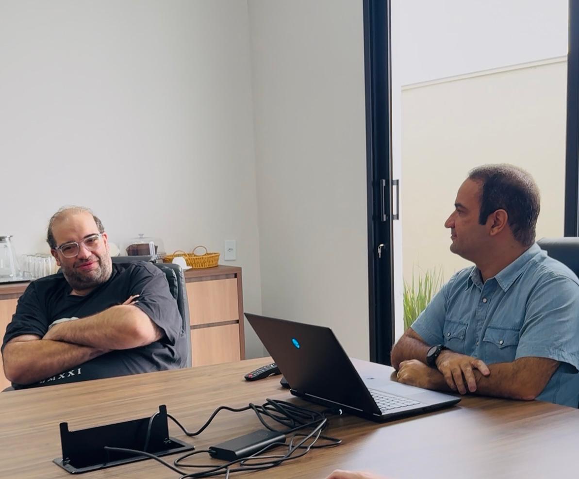 CEO da SpectraX recebe Sérgio Sacani em Sinop e mostra como ciência e tecnologia espacial ajudam o agro brasileiro