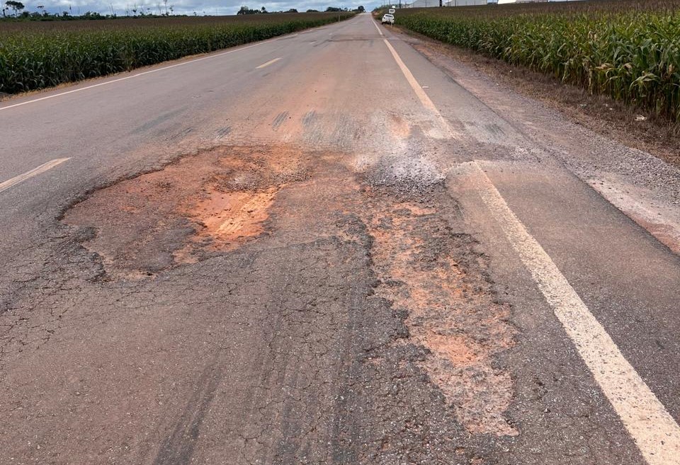 Com rodovia cheia de buracos, vereador cobra melhorias urgentes na MT-423 entre Cláudia e Sinop