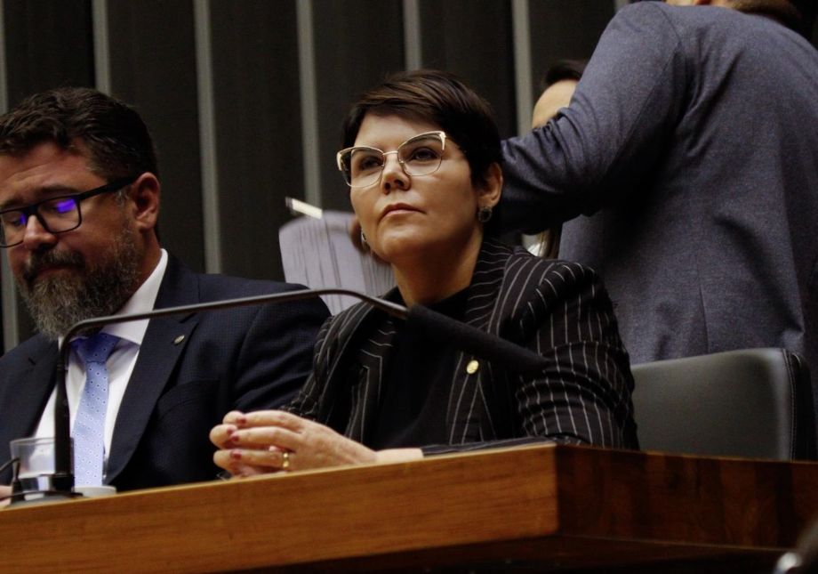 Deputada de MT consegue assinaturas para CPMI que mira o INSS