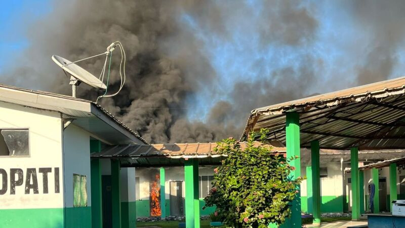 Incêndio destrói escola em Sinop e vice-prefeito assegura continuidade das aulas