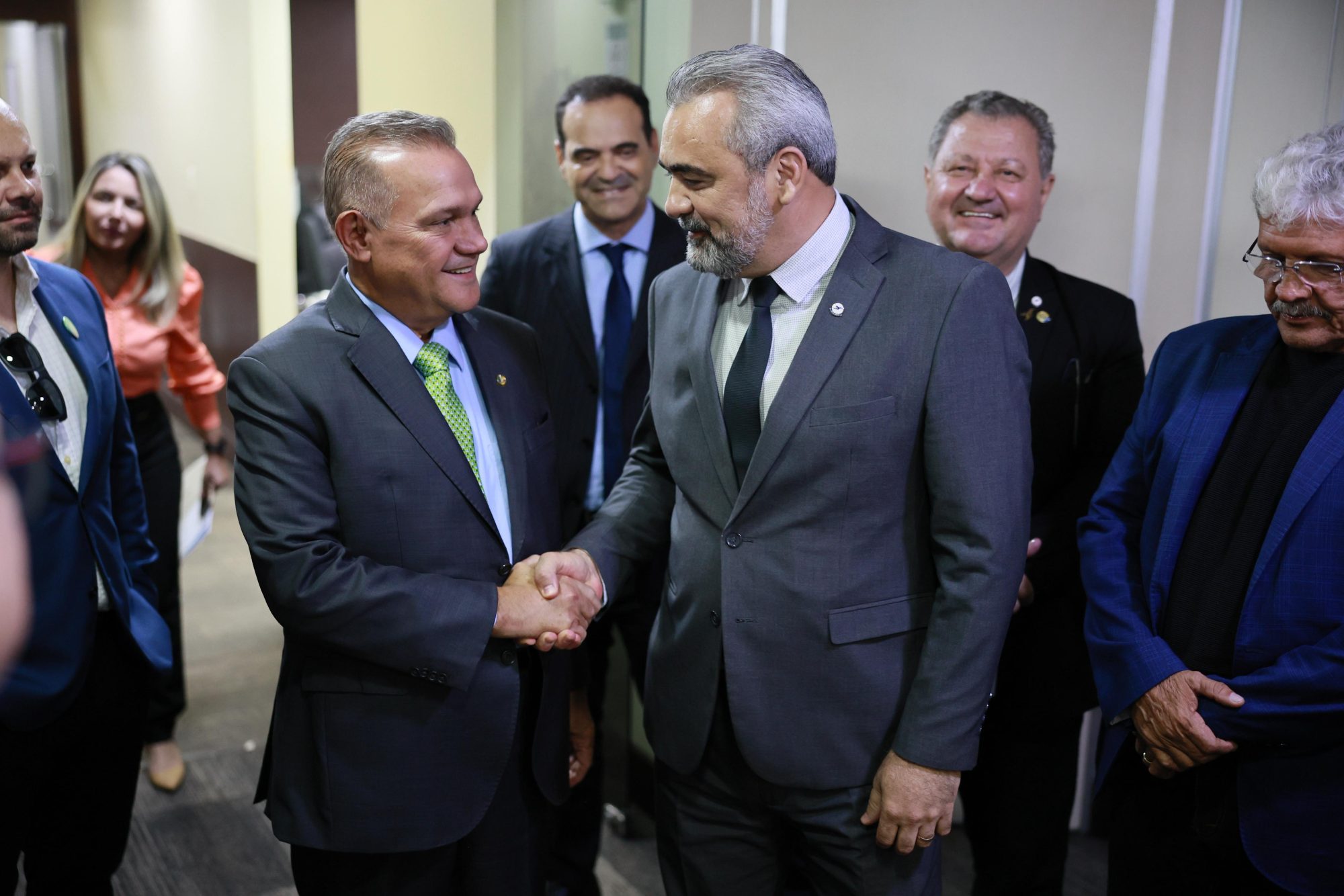 Com ajuda do Creci-MT, senador Wellington apresenta PL que criminalizada “corretor pirata”