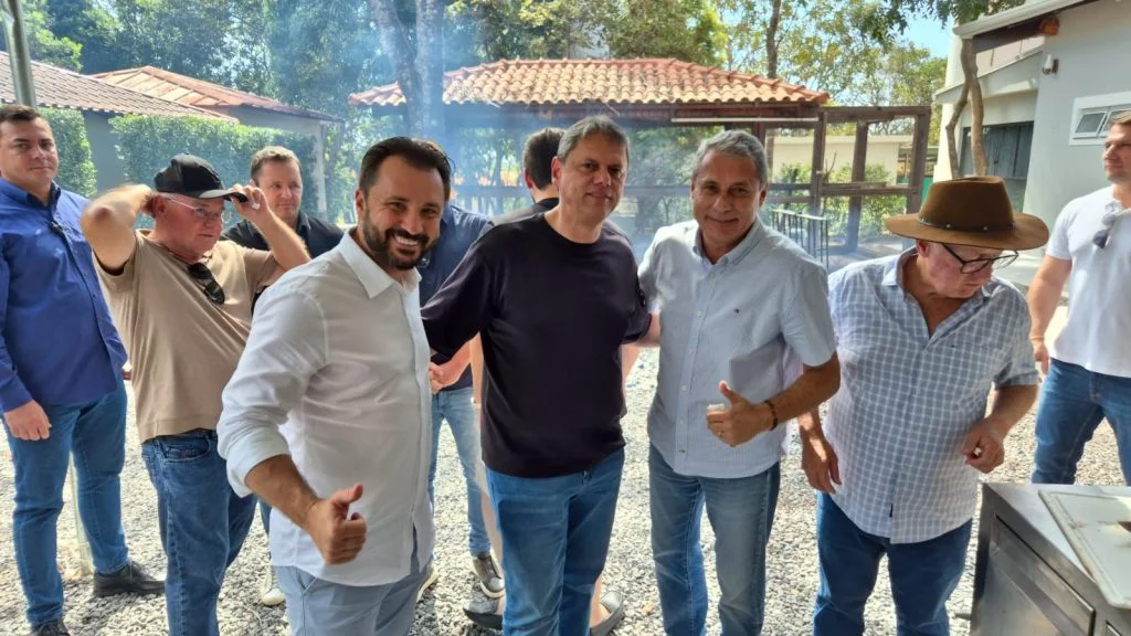 Vice-prefeito de Sorriso assume gestão interina e ganha destaque em encontro com líderes nacionais