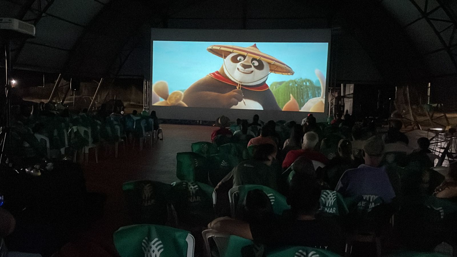 Sindicato de Vera/Feliz Natal, prefeitura e SENAR promovem dia de cinema para mais 150 pessoas