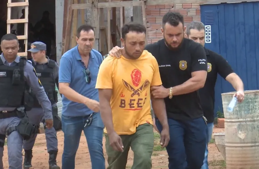 Juiz determina reforço na segurança para julgamento de réu acusado de matar mãe e filhas em Sorriso