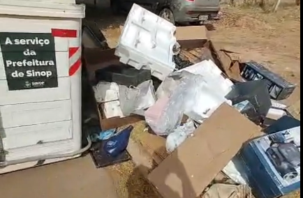 Atraso na coleta de lixo revolta moradores na região central de Sinop