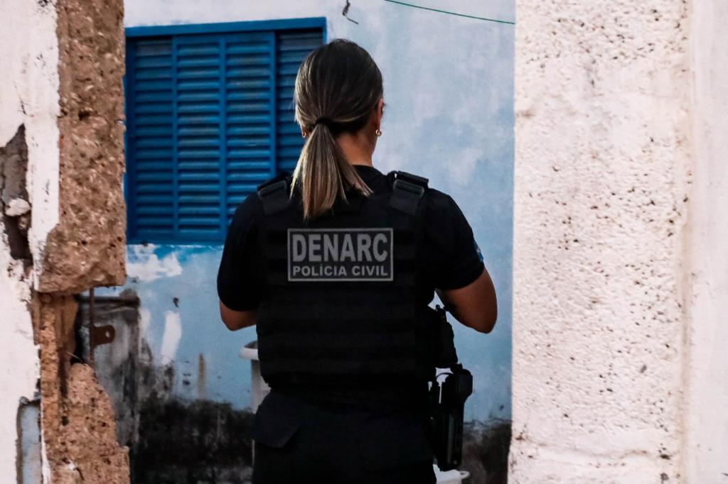 Polícia cumpre mandados contra traficantes em Cuiabá
