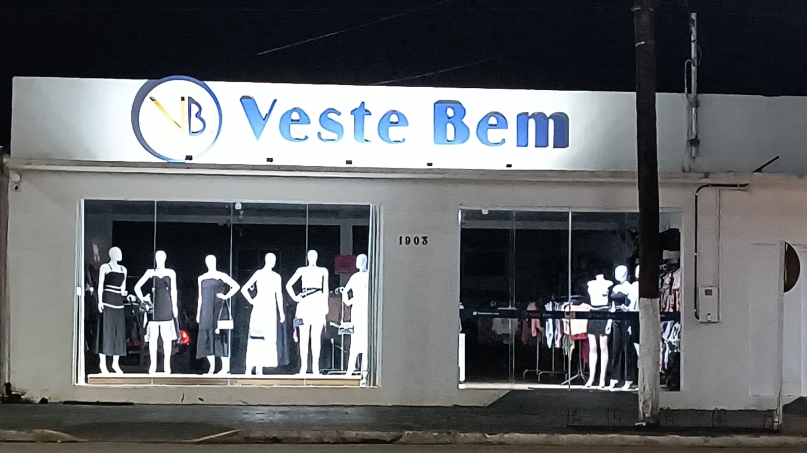 Lojas entram no clima do Baile Preto e Branco que promete noite elegante e solidária em Vera-MT