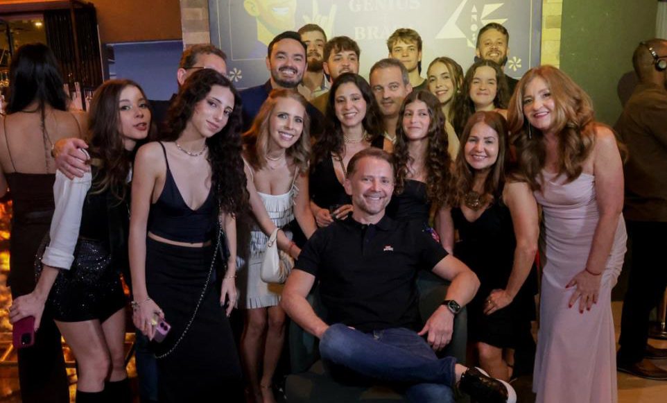 Genius Publicidade celebra 45 anos com homenagem histórica e show nacional em Cuiabá