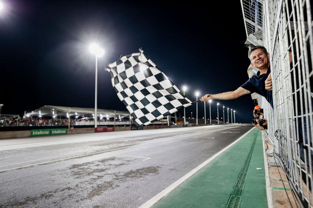 SUCESSO DA STOCK CAR, “Mato Grosso vai impressionar cada vez mais o Brasil”, afirma Mauro Mendes
