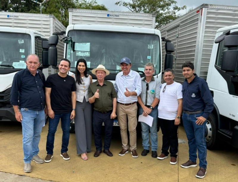 Prefeito de Sinop, recebe maquinários para Agricultura Familiar de Sinop