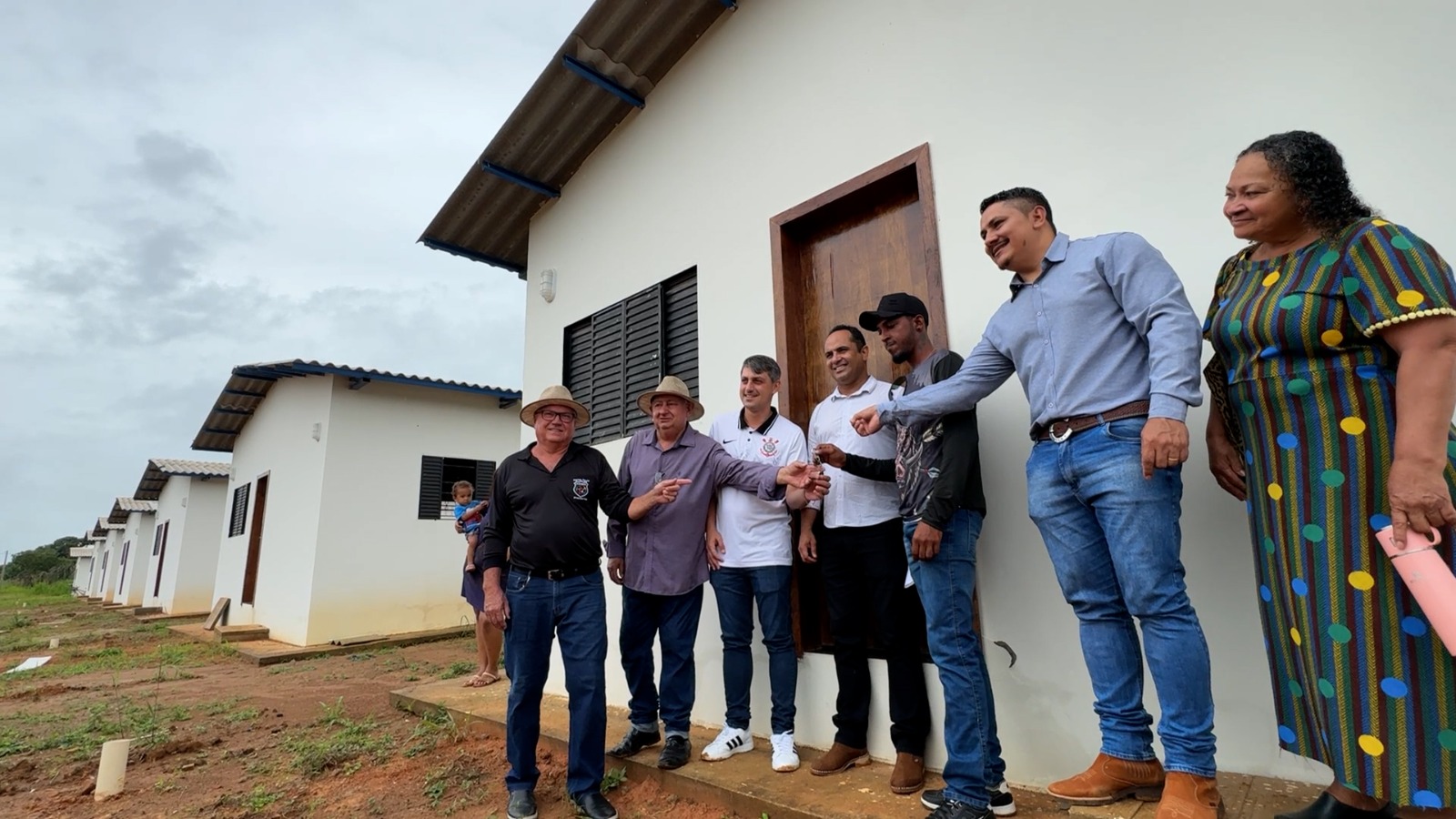 Prefeitura de Matupá realiza entrega de nove casas e garante moradia digna a famílias retiradas de áreas de risco