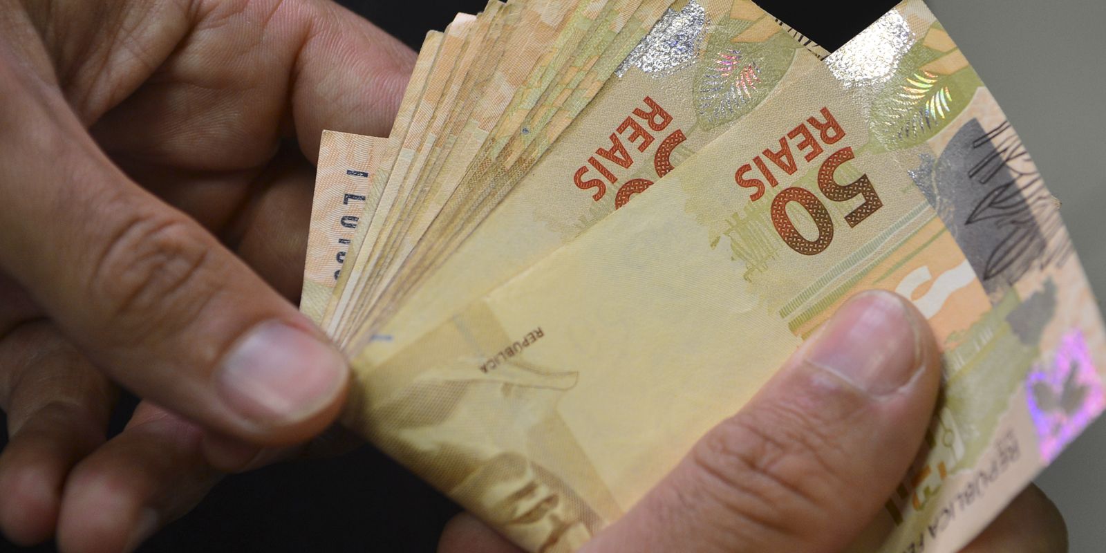 IR zero para quem ganha até R$ 5 mil vale nos salários pagos este mês