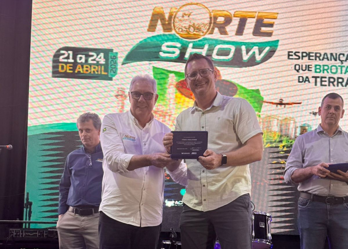 Presidente da ACES recebe homenagem durante a Norte Show em Sinop