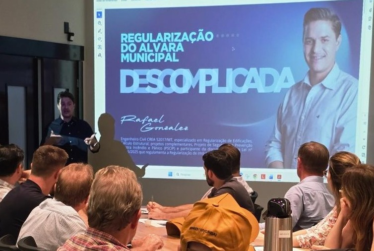 Conselheiro da AENOR palestra sobre alvarás no Sindusmad e orienta setor madeireiro em Sinop