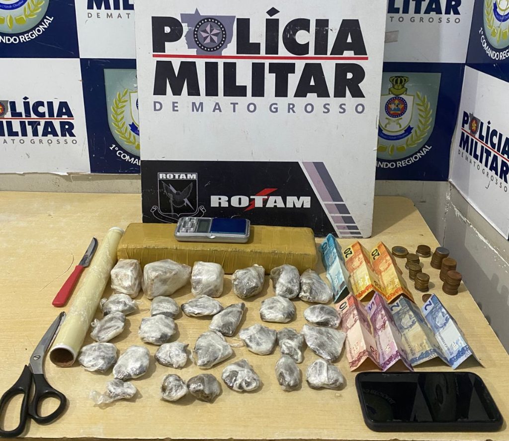 Rotam prende dois homens por tráfico de drogas e apreende 38 porções de entorpecentes
