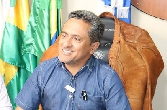 Situação de emergência foi “usada como atalho” em contrato da saúde em Peixoto; prefeito afastado parcialmente