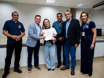 Assembleia e Intermat entregam 101 escrituras a moradores do Residencial Pomeri