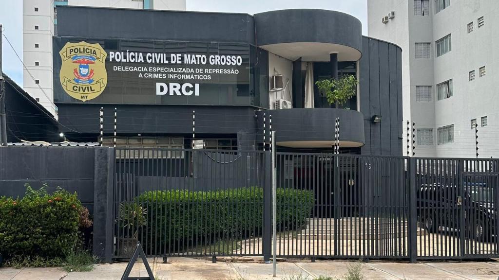 Polícia Civil de MT prende jovem investigada por estelionato e associação criminosa