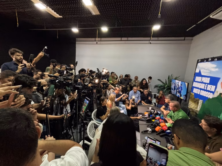 Convenção do PL oferece estrutura exclusiva à imprensa, e Wellington atende jornalistas por 1h40
