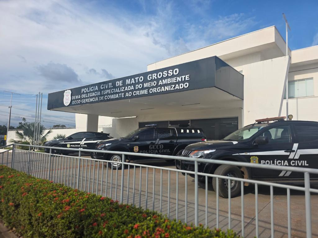 Polícia Civil cumpre mandados contra investigado por coagir e intimidar delegado em Cuiabá