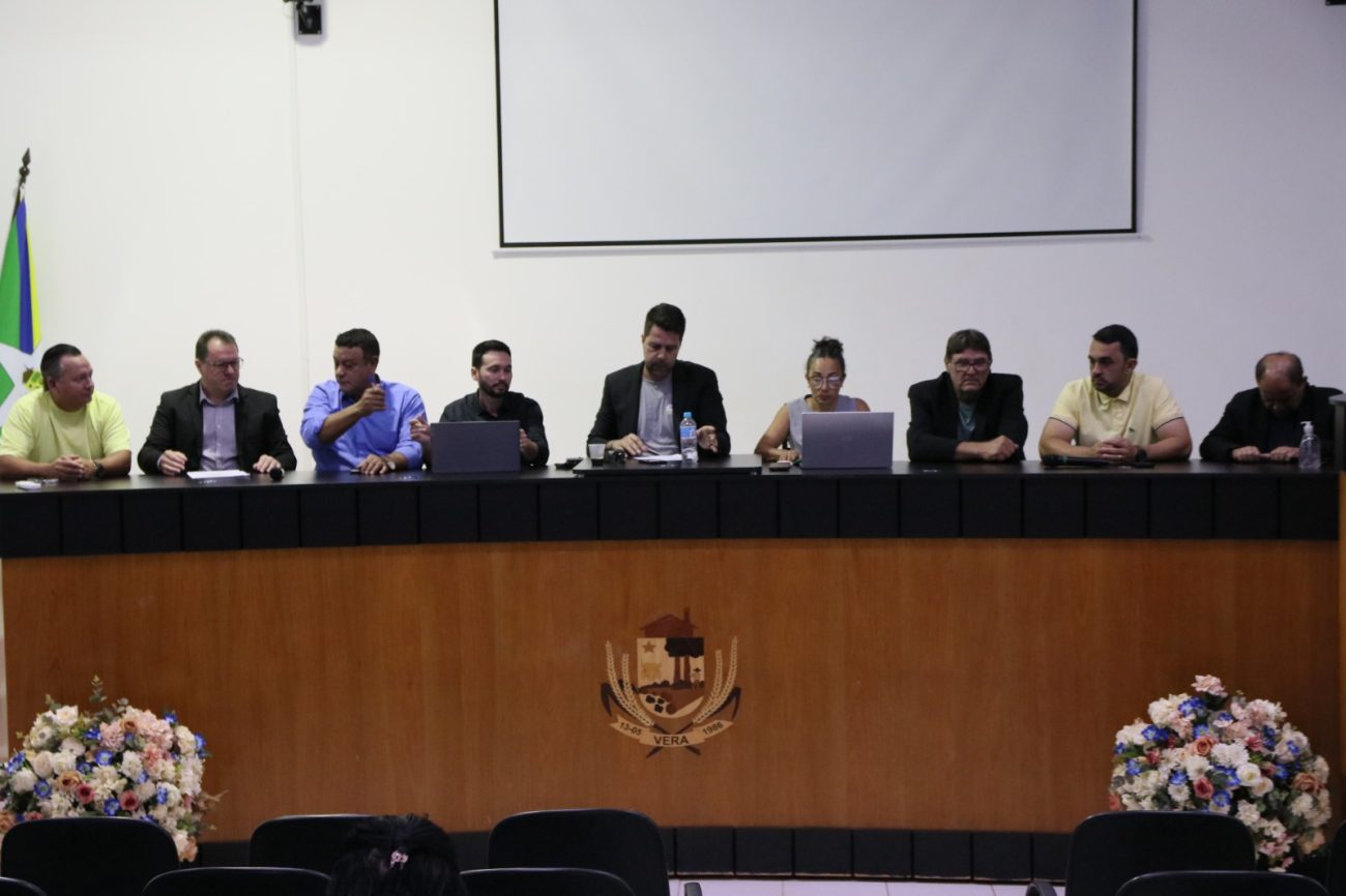 Câmara de Vera aprova três projetos em Sessão Extraordinária realizada no Centro de Eventos Olímpio Giacomelli
