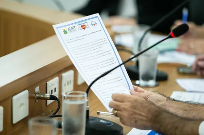 Comissão da Assembleia Legislativa de Mato Grosso (ALMT)aprova projeto de combate ao vício em apostas e reorganização do Conselho de Saúde